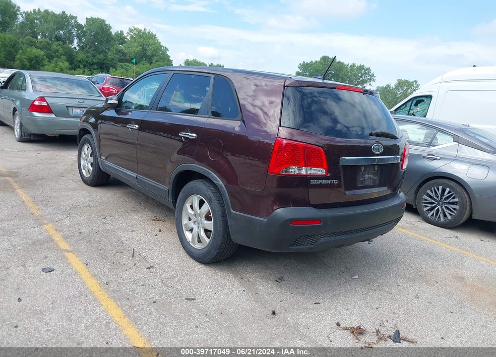 2013 KIA SORENTO LX VIN: 5XYKTCA63DG366068