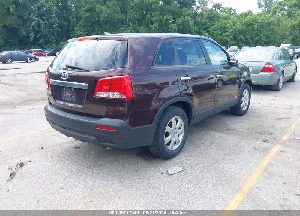 2013 KIA SORENTO LX VIN: 5XYKTCA63DG366068