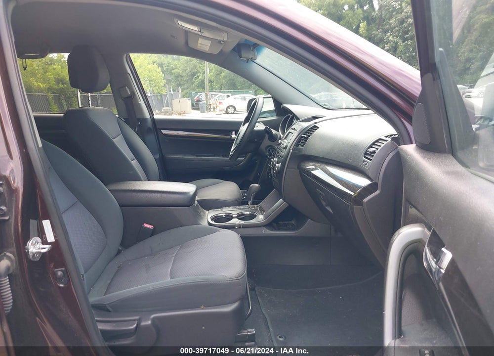 2013 KIA SORENTO LX VIN: 5XYKTCA63DG366068