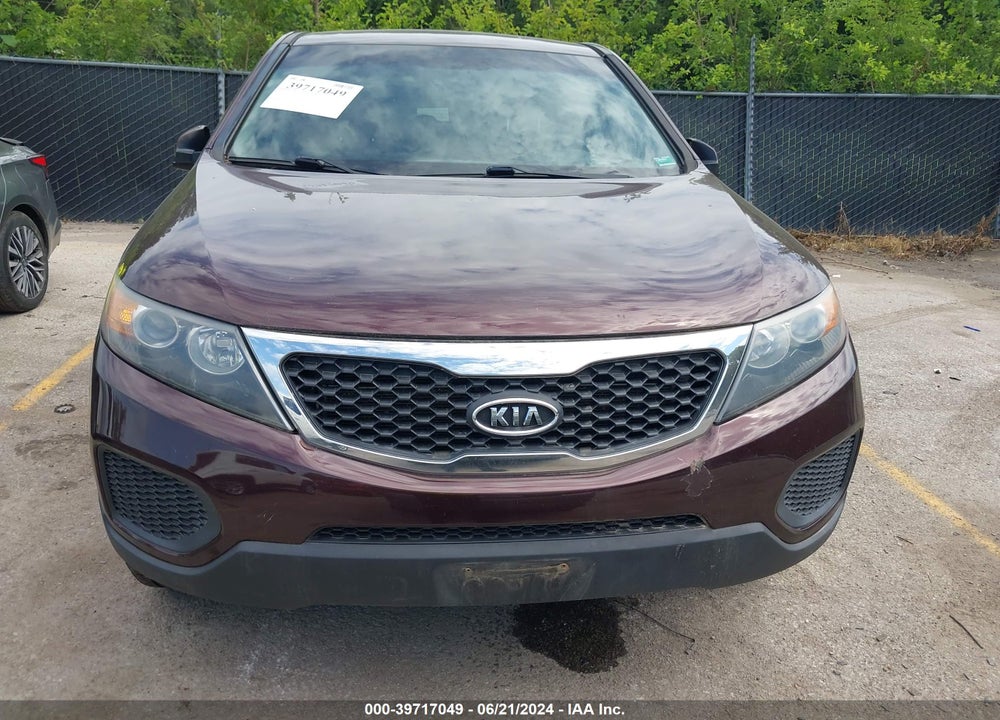 2013 KIA SORENTO LX VIN: 5XYKTCA63DG366068