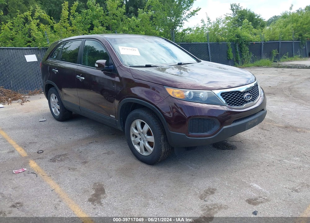 2013 KIA SORENTO LX VIN: 5XYKTCA63DG366068