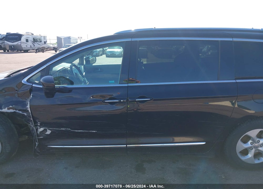 2017 CHRYSLER PACIFICA TOURING L PLUS VIN: 2C4RC1EG7HR652965