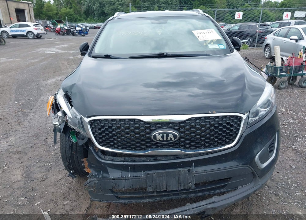 2018 KIA SORENTO 2.4L LX VIN: 5XYPGDA34JG368090