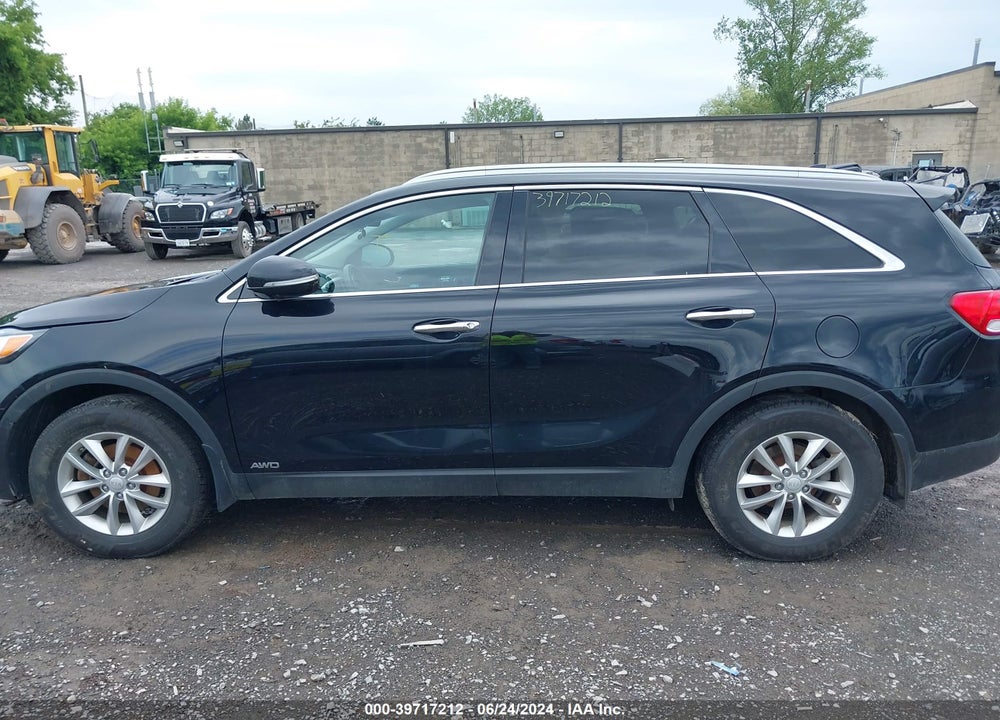 2018 KIA SORENTO 2.4L LX VIN: 5XYPGDA34JG368090