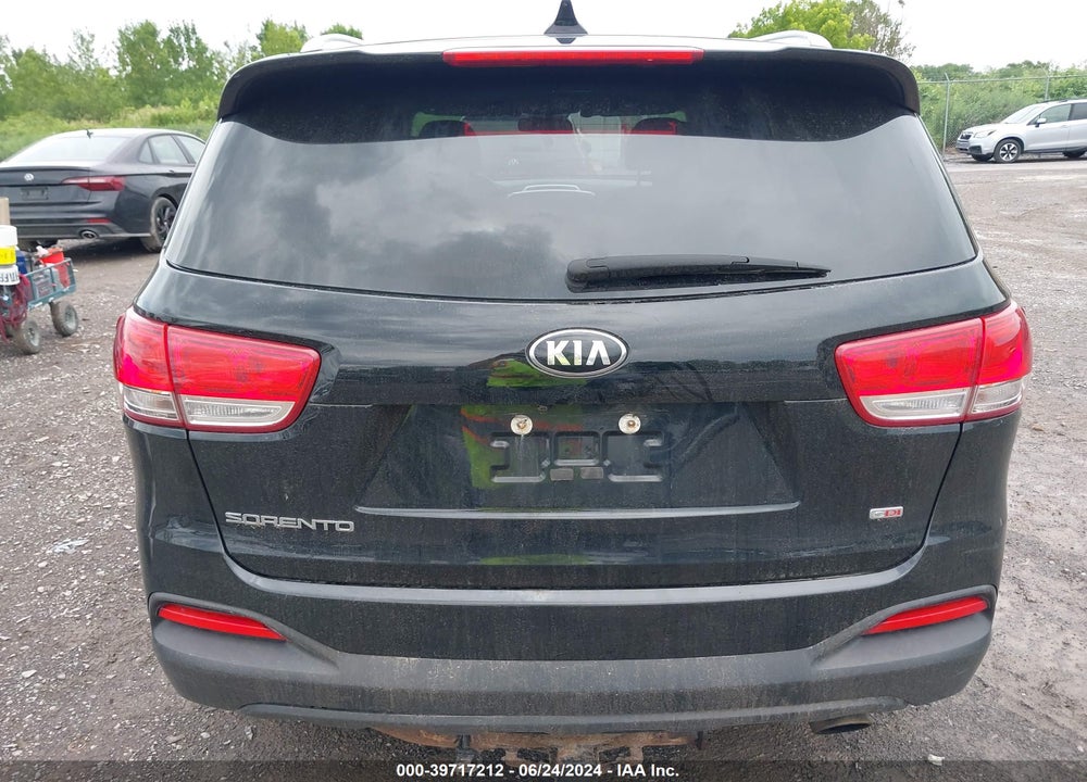 2018 KIA SORENTO 2.4L LX VIN: 5XYPGDA34JG368090