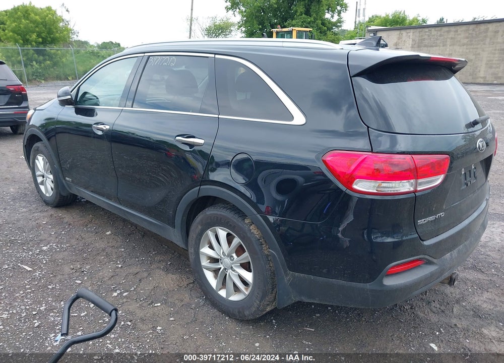 2018 KIA SORENTO 2.4L LX VIN: 5XYPGDA34JG368090