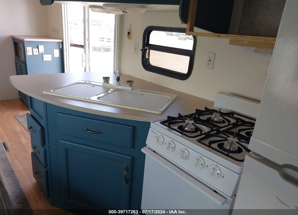 2006 FOREST RIVER 381 FBRB SALEM TRAVEL TRAILER VIN: 4X4TSMP226J015974