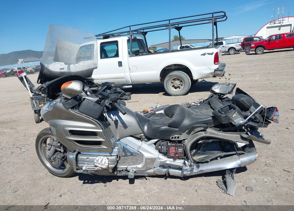 2002 HONDA GL1800 A VIN: 1HFSC47452A101425