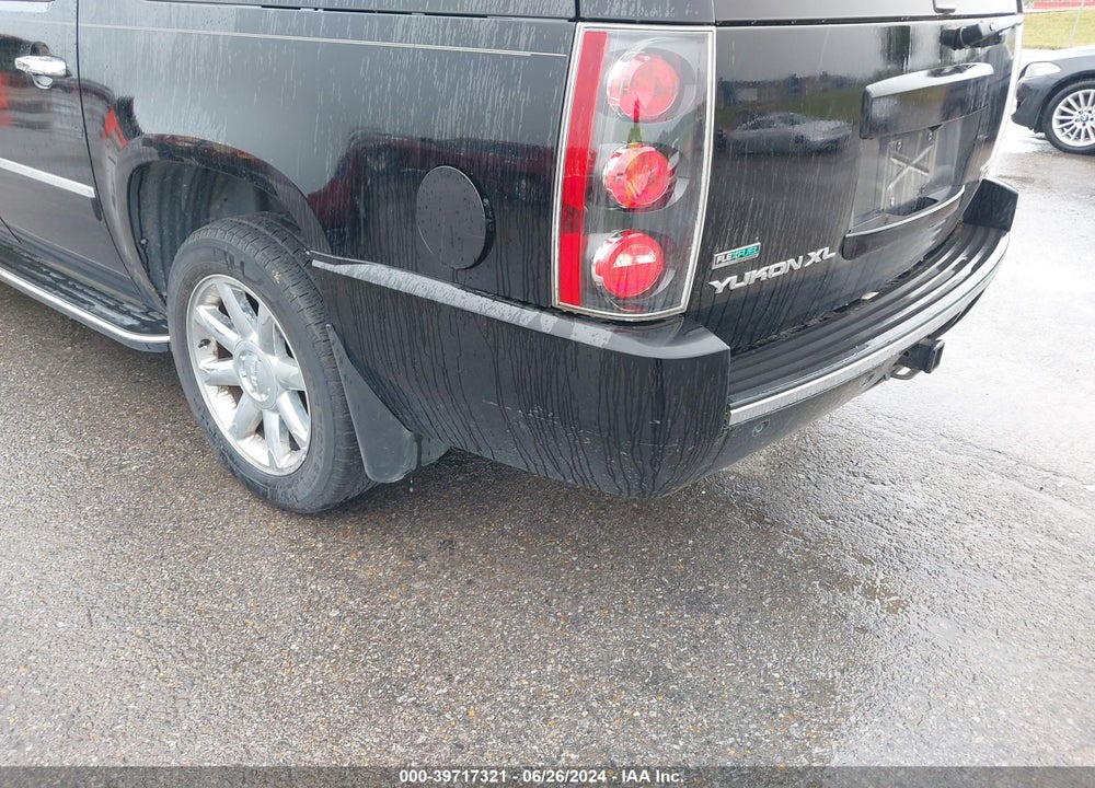 2011 GMC YUKON XL 1500 DENALI VIN: 1GKS2MEFXBR189914