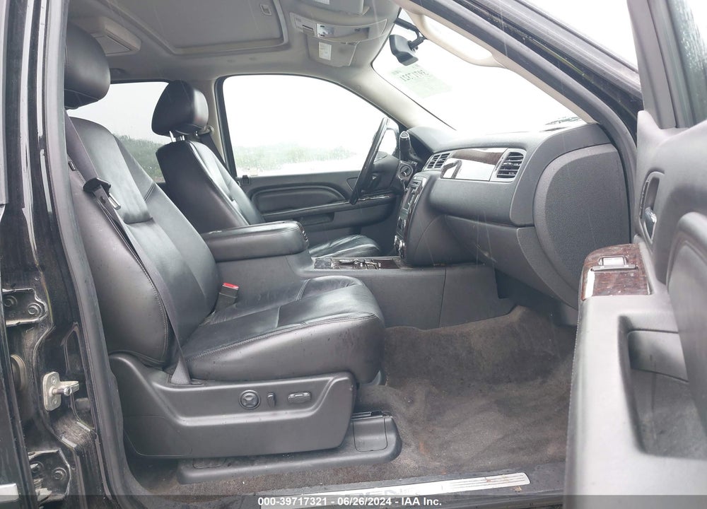 2011 GMC YUKON XL 1500 DENALI VIN: 1GKS2MEFXBR189914