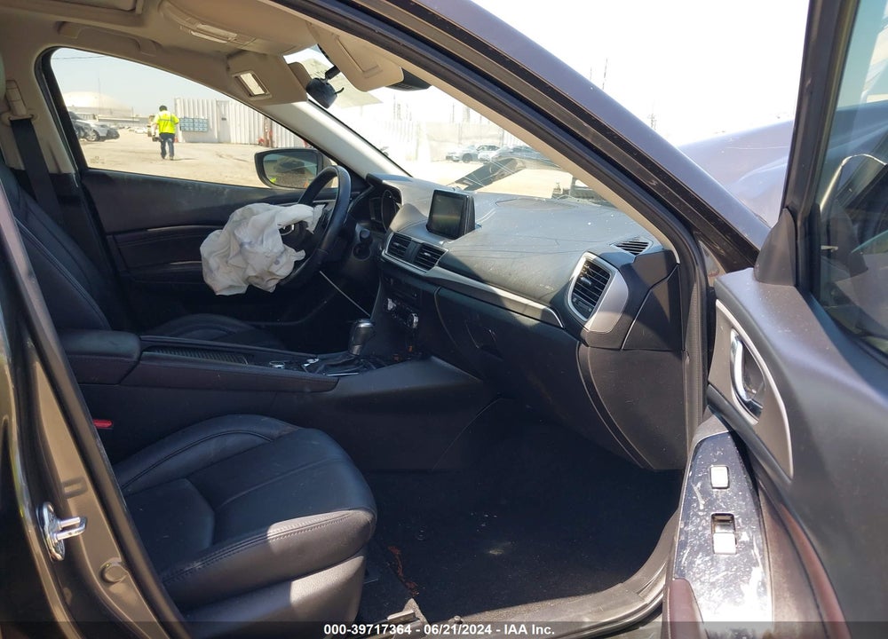 2018 MAZDA 3 TOURING VIN: 3MZBN1L32JM272891