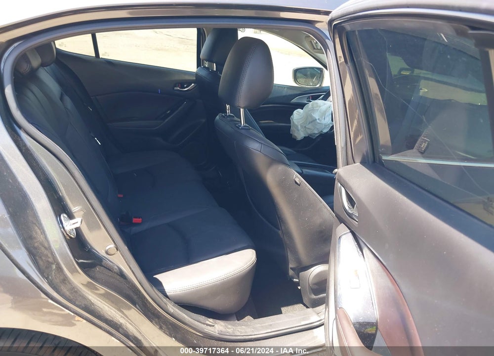 2018 MAZDA 3 TOURING VIN: 3MZBN1L32JM272891