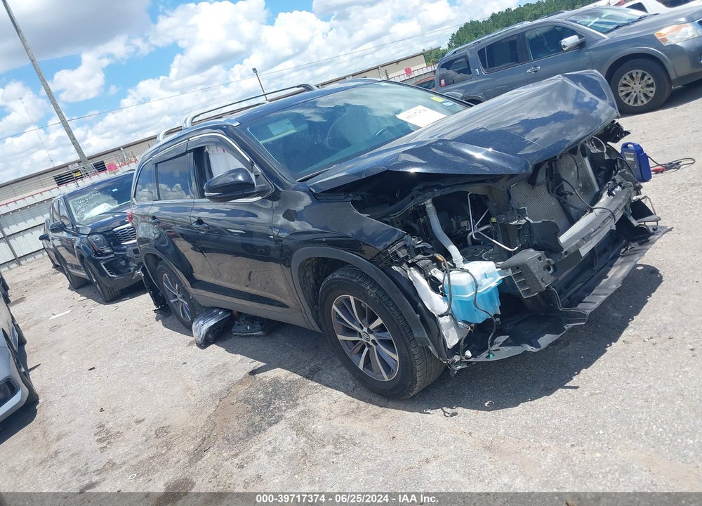 2019 TOYOTA HIGHLANDER XLE VIN: 5TDKZRFH4KS326996