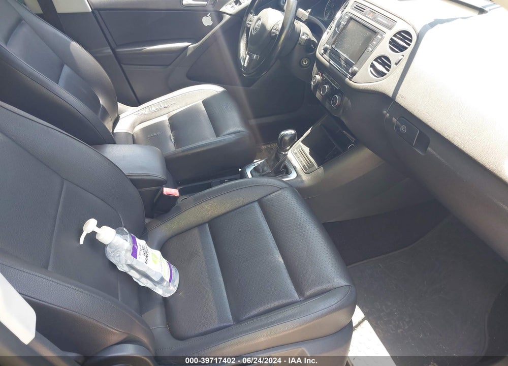 2012 VOLKSWAGEN TIGUAN SE VIN: WVGBV7AX7CW537864