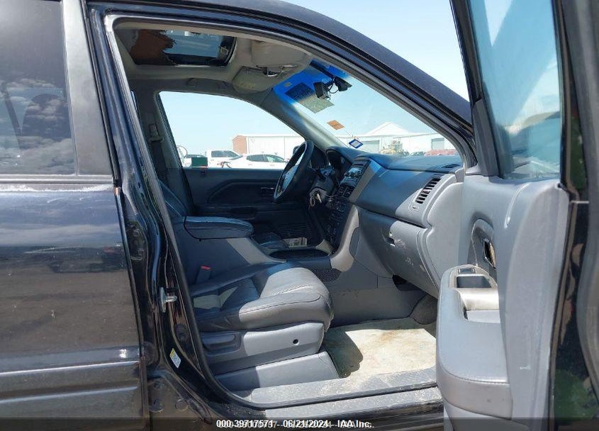 2006 HONDA PILOT EX-L VIN: 5FNYF28676B039510