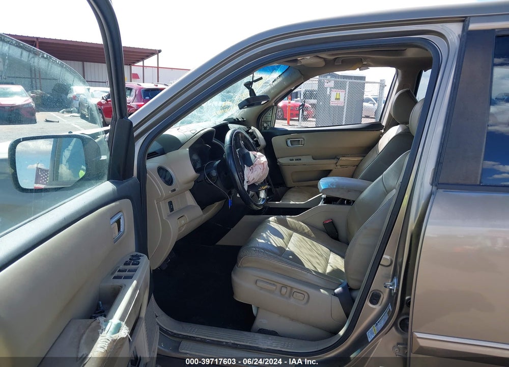 2011 HONDA PILOT EX-L VIN: 5FNYF4H52BB053330