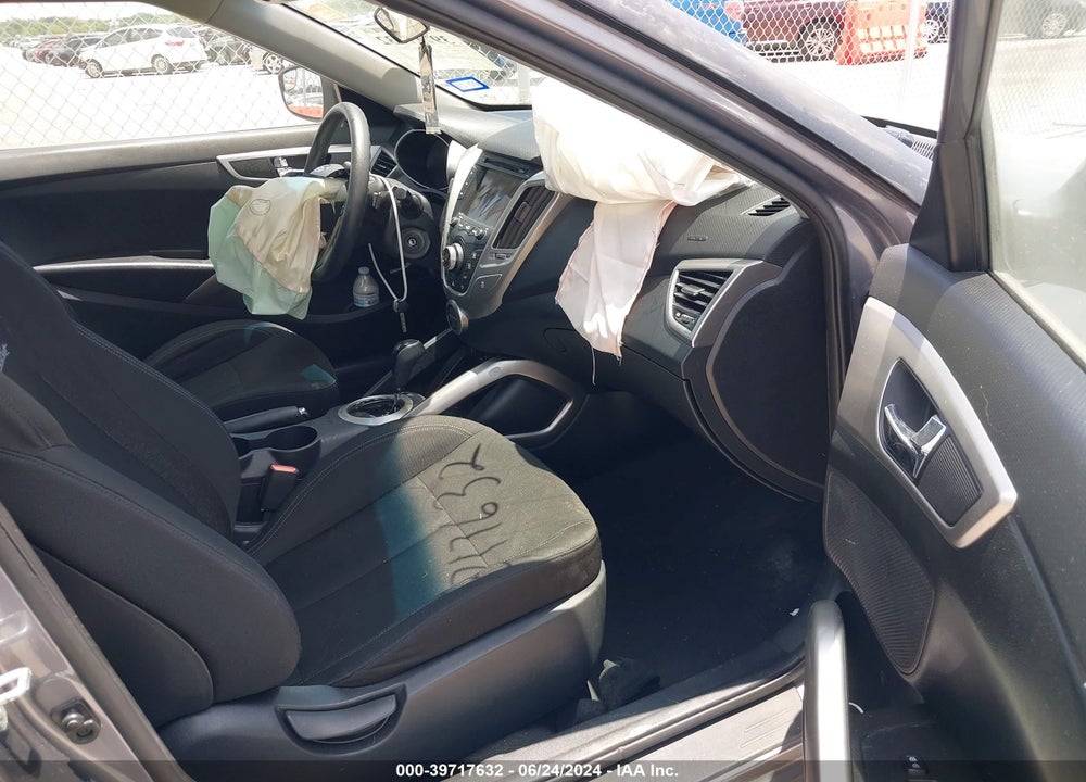 2016 HYUNDAI VELOSTER VIN: KMHTC6AD0GU275021