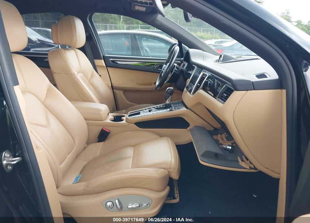 2018 PORSCHE MACAN VIN: WP1AA2A57JLB08847