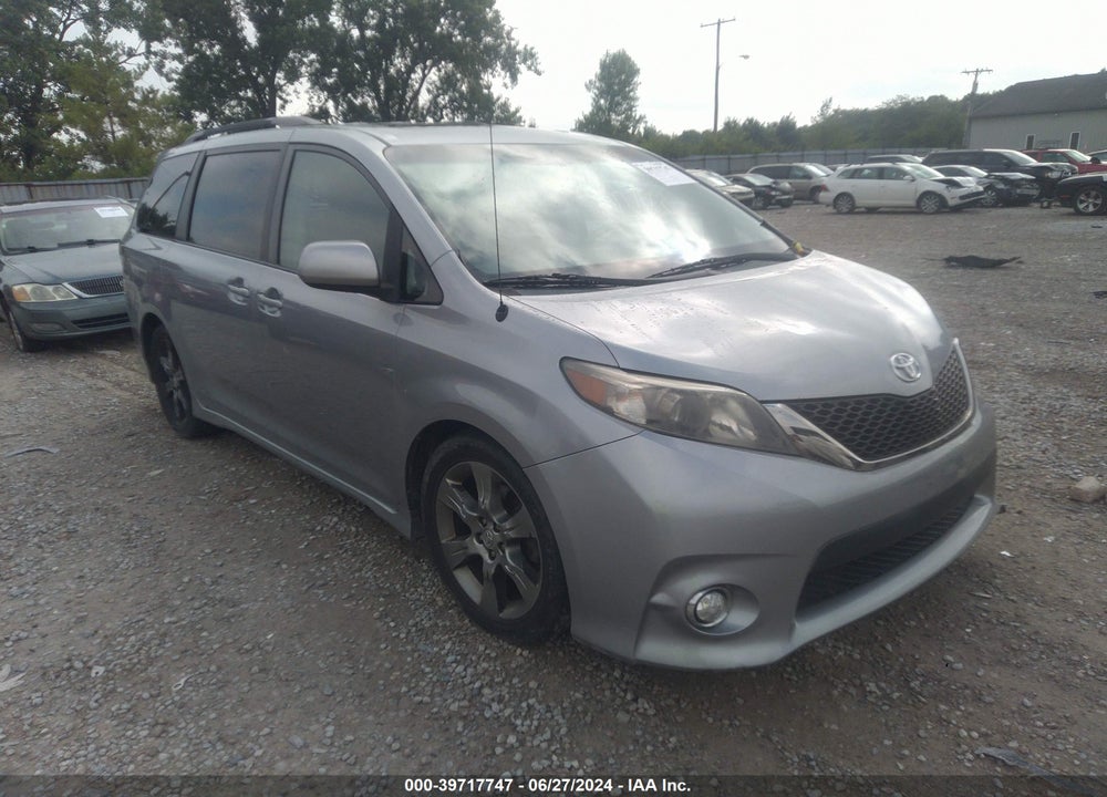 2012 TOYOTA SIENNA SE 8 PASSENGER VIN: 5TDXK3DC4CS238420