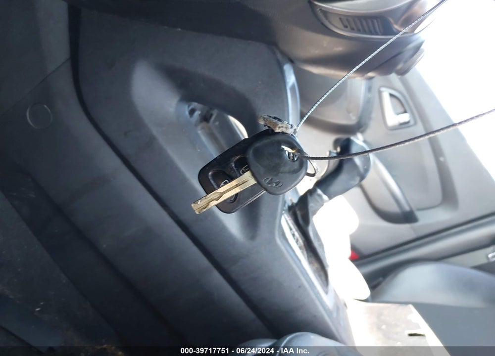 2014 HYUNDAI TUCSON SE VIN: KM8JU3AG4EU800060