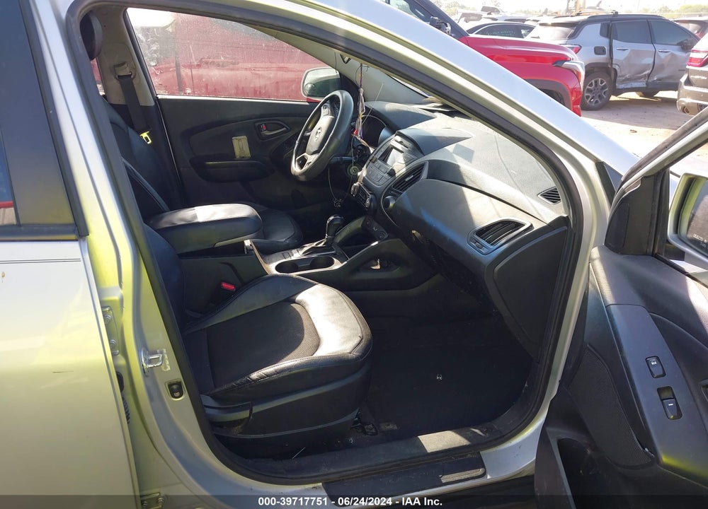 2014 HYUNDAI TUCSON SE VIN: KM8JU3AG4EU800060