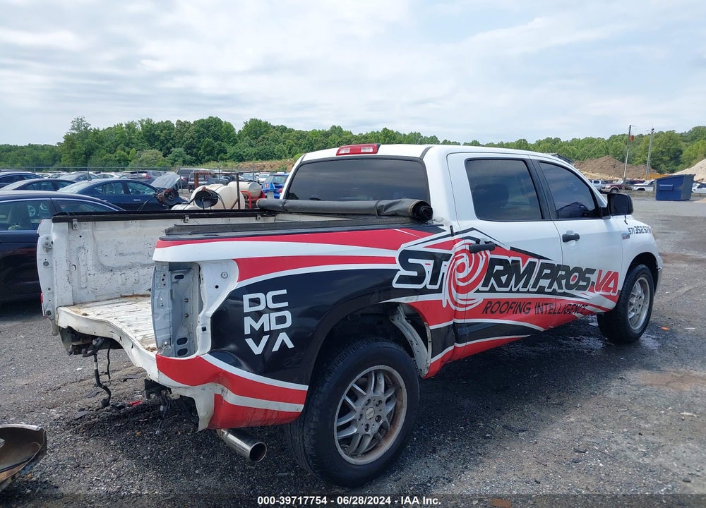 2011 TOYOTA TUNDRA GRADE 5.7L V8 VIN: 5TFEY5F19BX106839