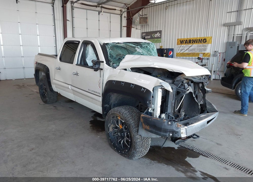 2013 CHEVROLET SILVERADO 1500 LT VIN: 3GCPKSE77DG317897