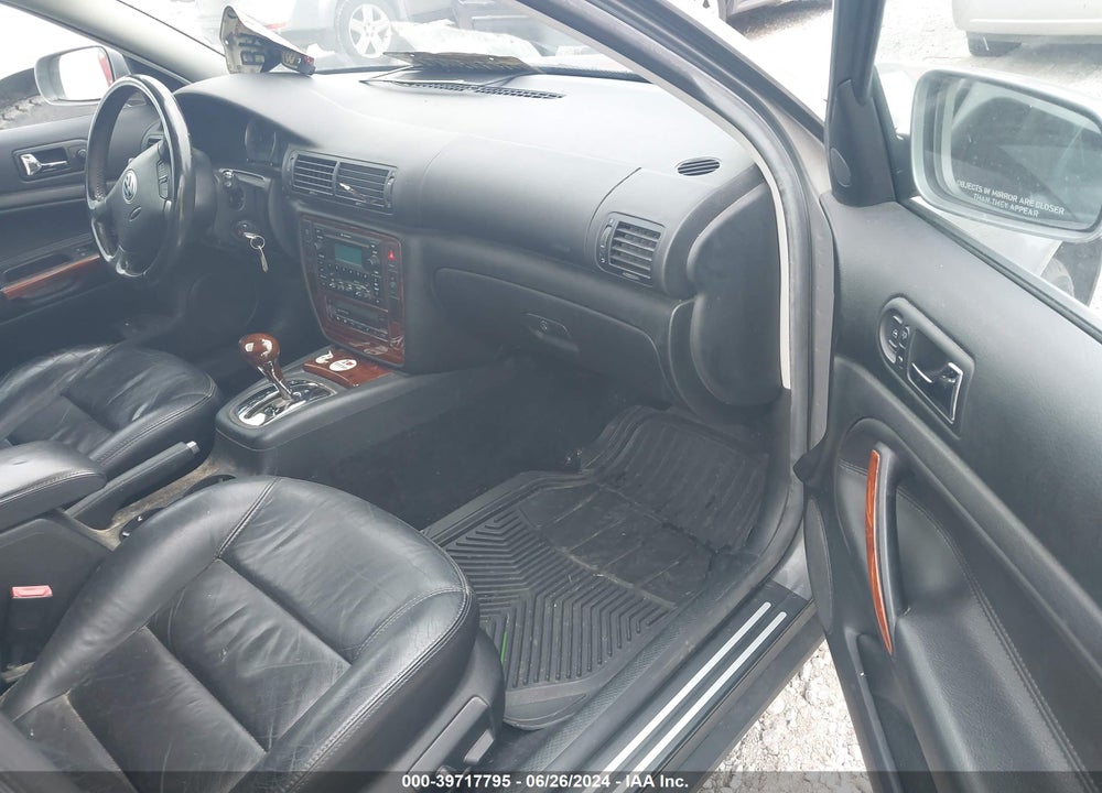 2003 VOLKSWAGEN PASSAT GLX VIN: WVWYH63B93E063388