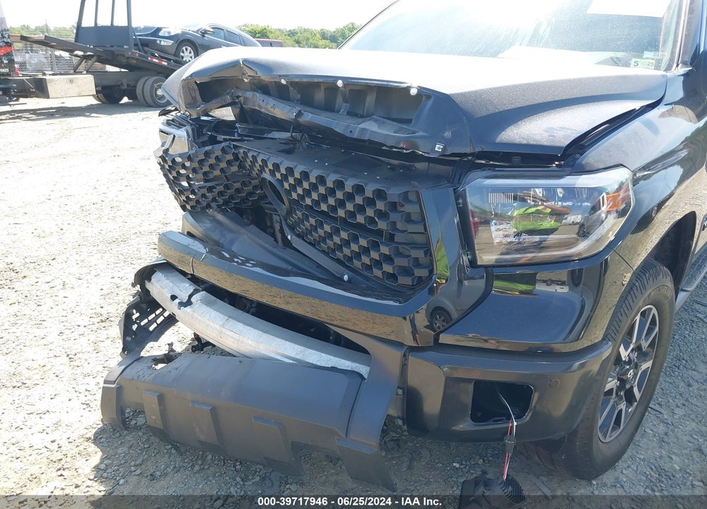 2017 TOYOTA TUNDRA LIMITED 5.7L V8 VIN: 5TFHY5F18HX654000
