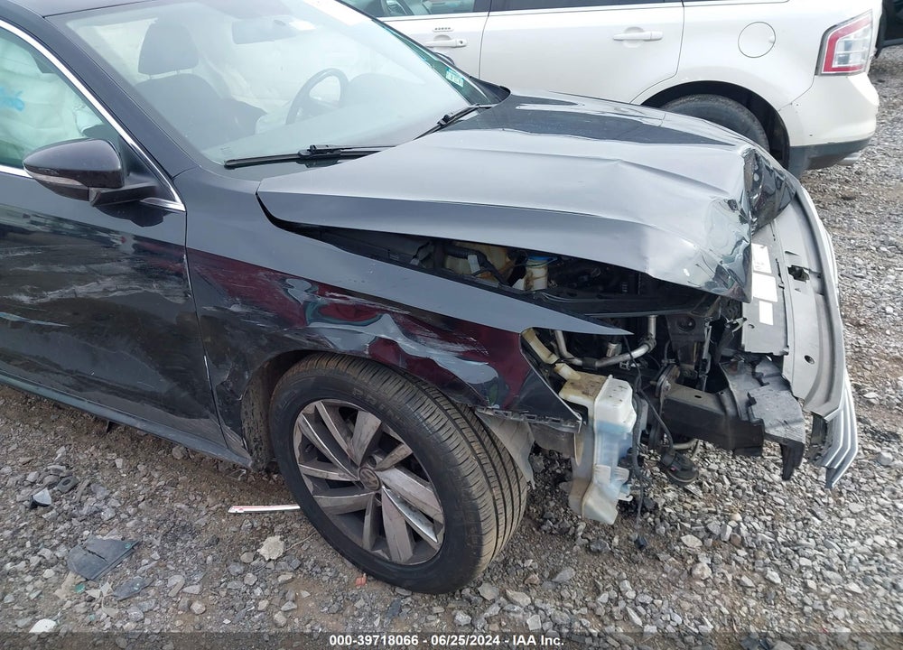 2018 VOLKSWAGEN PASSAT 2.0T SE VIN: 1VWBA7A38JC042307
