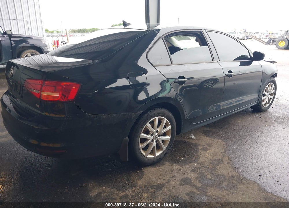 2015 VOLKSWAGEN JETTA 1.8T SE VIN: 3VWD17AJ0FM225407