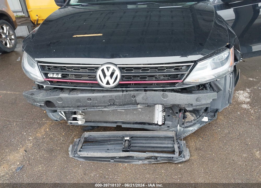 2015 VOLKSWAGEN JETTA 1.8T SE VIN: 3VWD17AJ0FM225407
