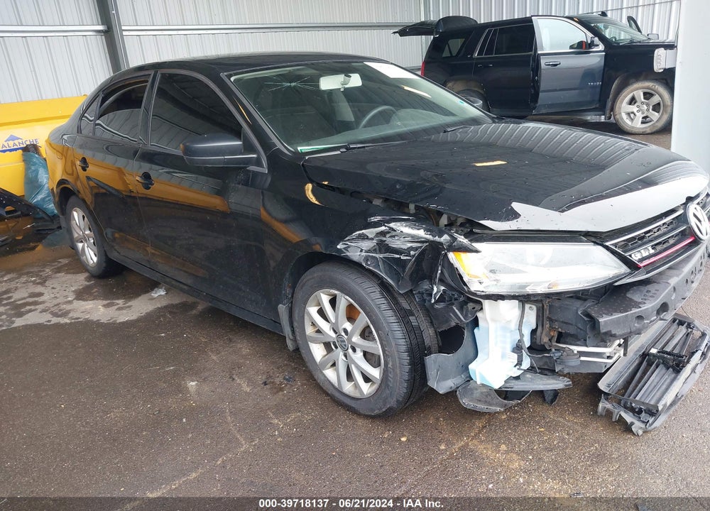 2015 VOLKSWAGEN JETTA 1.8T SE VIN: 3VWD17AJ0FM225407