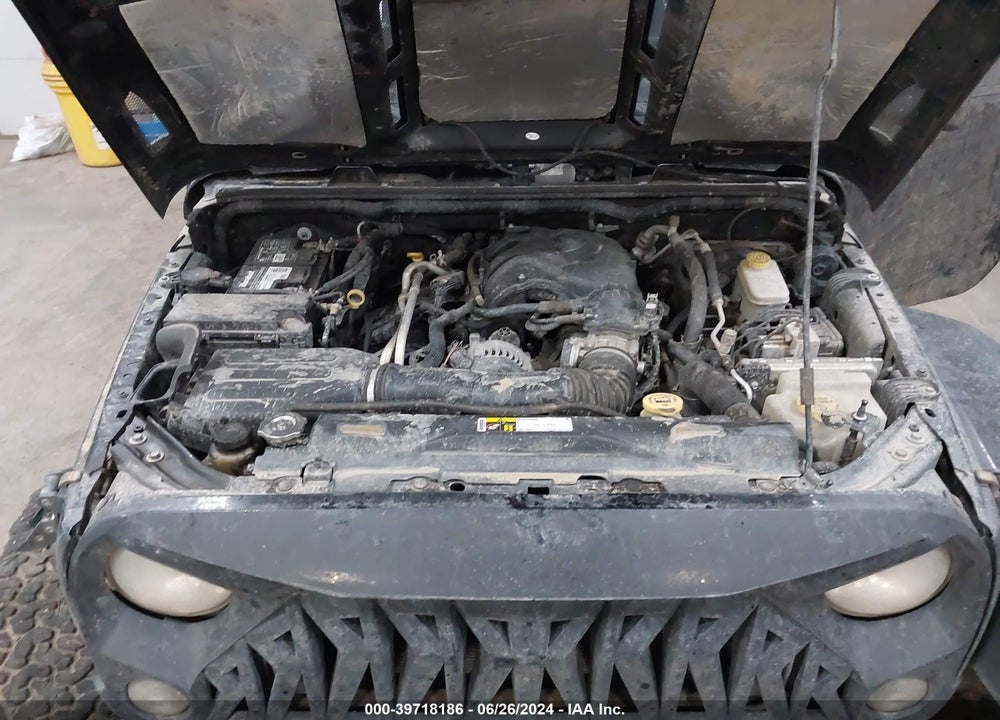 2015 JEEP WRANGLER UNLIMITED SAHARA VIN: 1C4HJWEG5FL653908