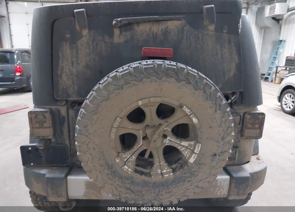 2015 JEEP WRANGLER UNLIMITED SAHARA VIN: 1C4HJWEG5FL653908