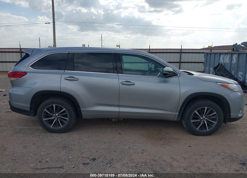 2017 TOYOTA HIGHLANDER XLE VIN: 5TDKZRFH8HS509455