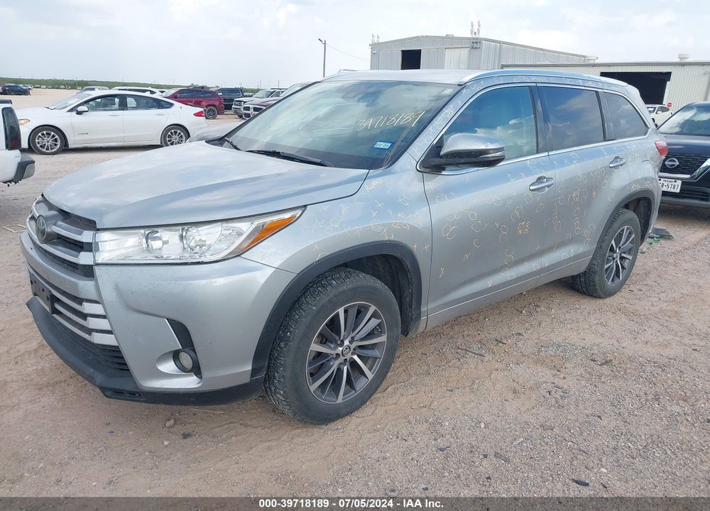2017 TOYOTA HIGHLANDER XLE VIN: 5TDKZRFH8HS509455