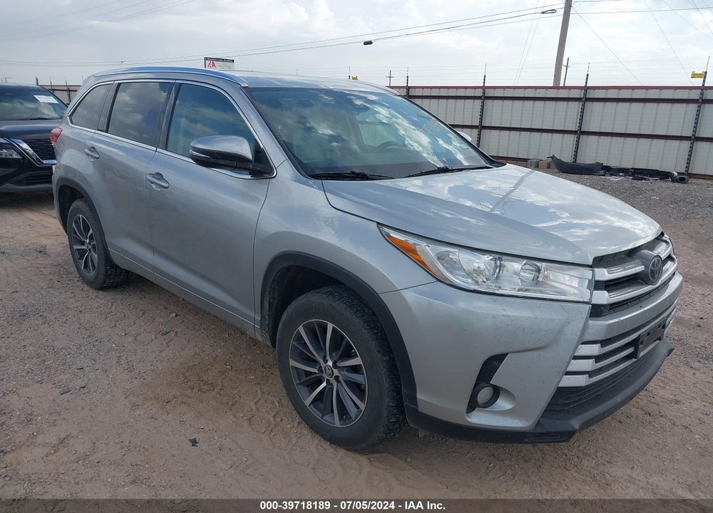 2017 TOYOTA HIGHLANDER XLE VIN: 5TDKZRFH8HS509455