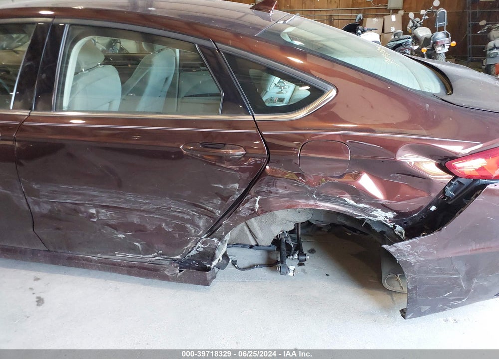 2019 FORD FUSION HYBRID SE VIN: 3FA6P0LUXKR212403