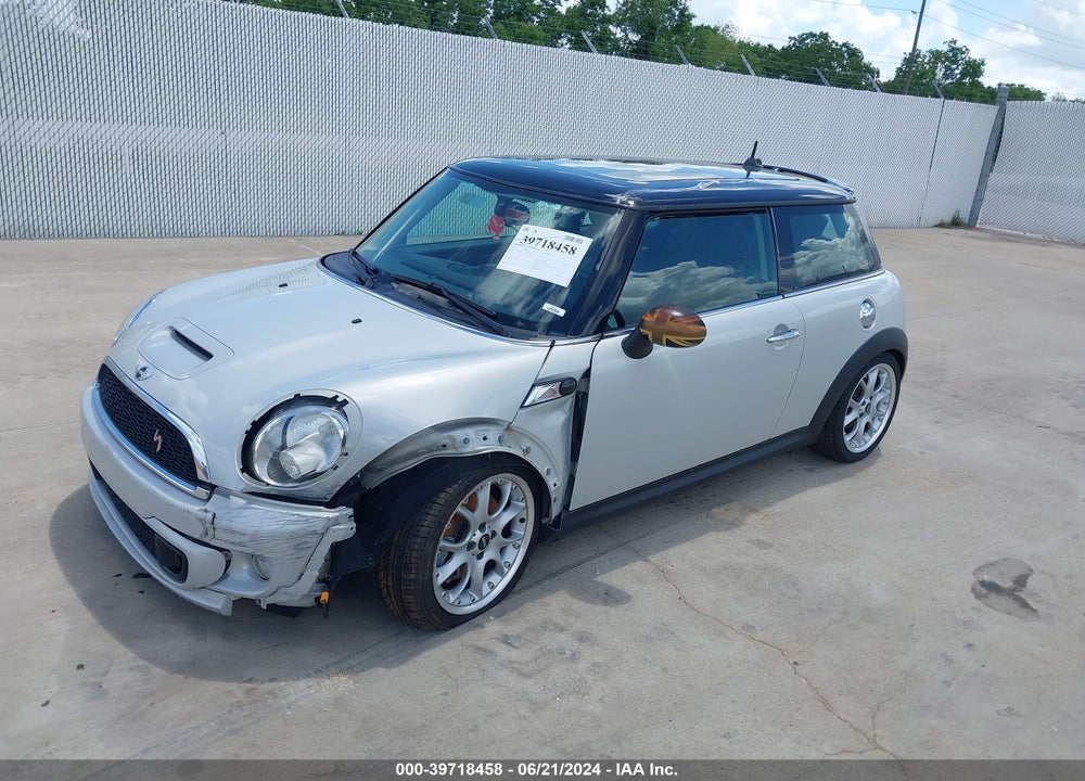 2012 MINI COOPER S VIN: WMWSV3C57CT385334