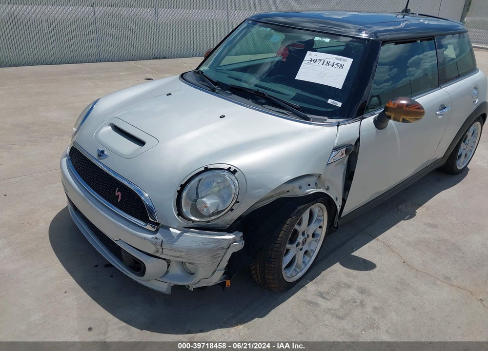 2012 MINI COOPER S VIN: WMWSV3C57CT385334