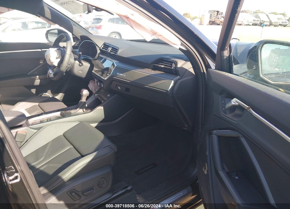 2024 AUDI Q3 VIN: WA1DECF32R1063740