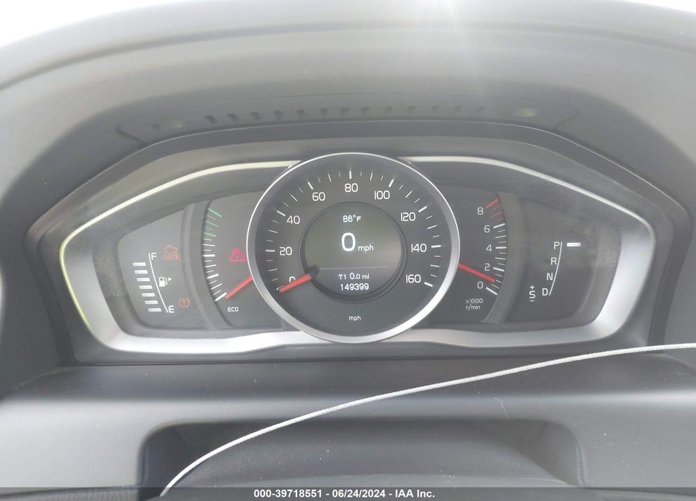 2016 VOLVO XC60 T5 DRIVE-E VIN: YV440MDJ2G2842118