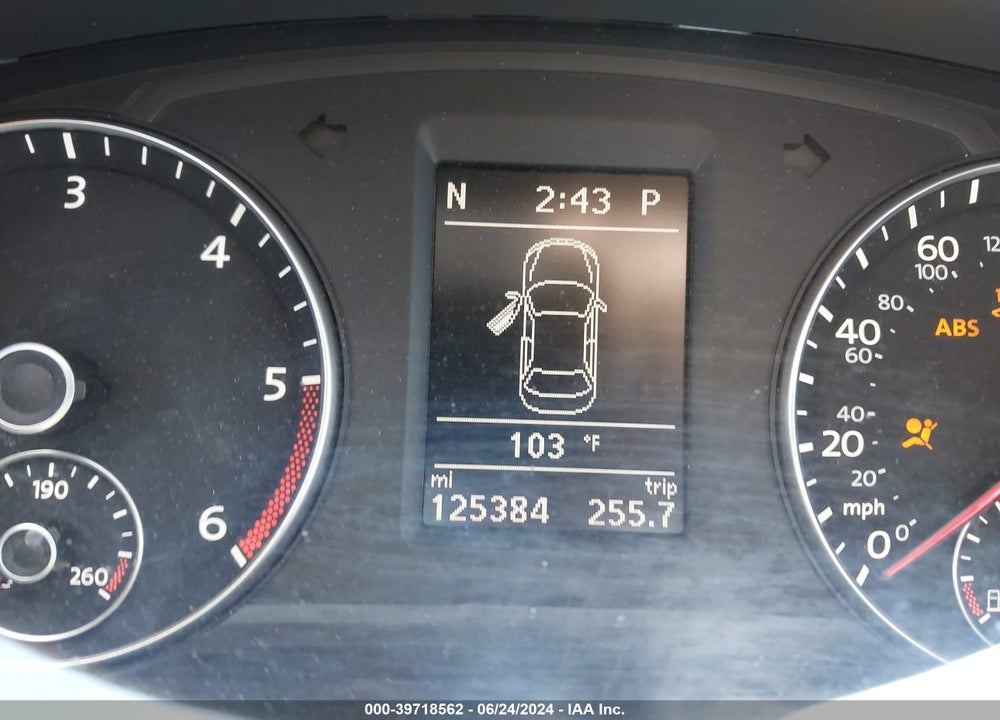 2015 VOLKSWAGEN PASSAT 2.0L TDI SE VIN: 1VWBV7A39FC038536