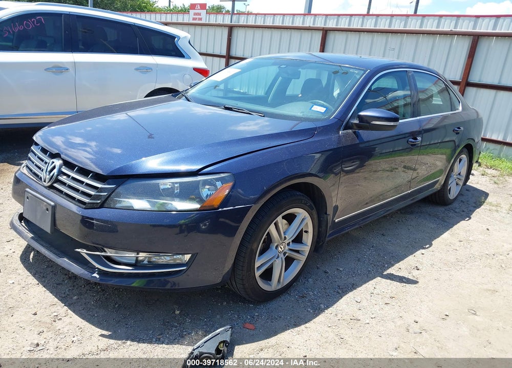 2015 VOLKSWAGEN PASSAT 2.0L TDI SE VIN: 1VWBV7A39FC038536