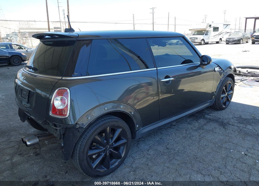 2012 MINI COOPER S VIN: WMWSV3C58CTY19129