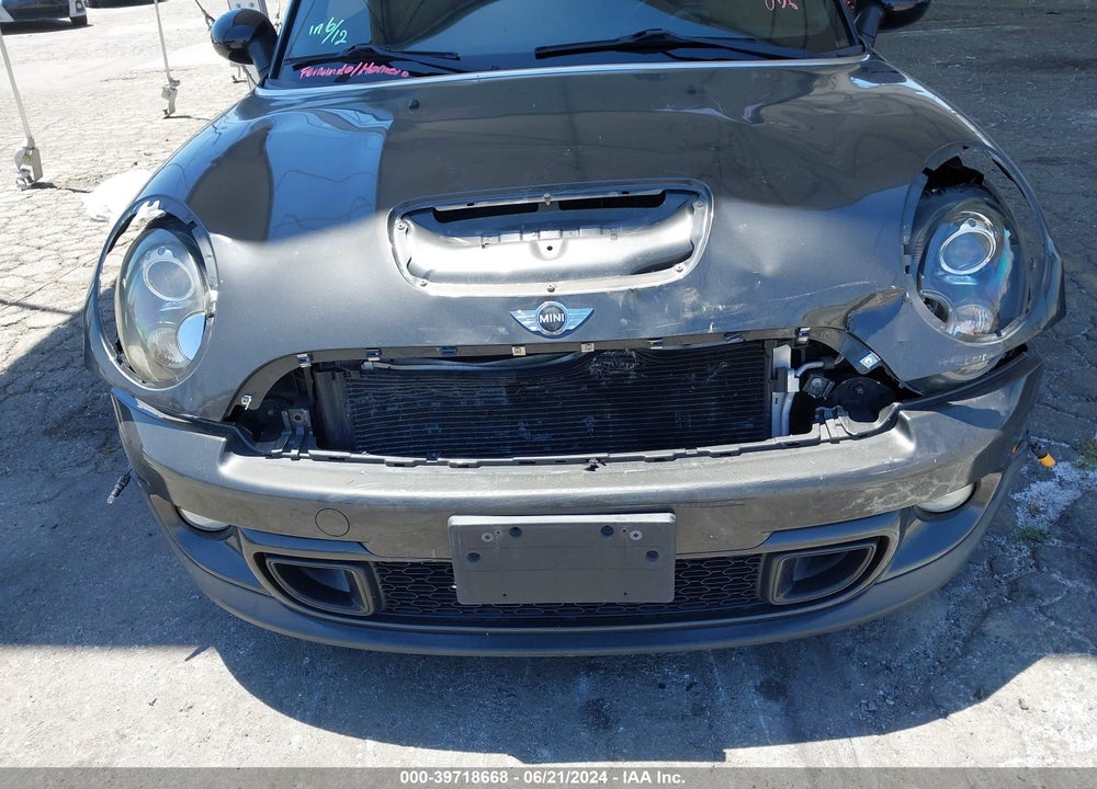 2012 MINI COOPER S VIN: WMWSV3C58CTY19129