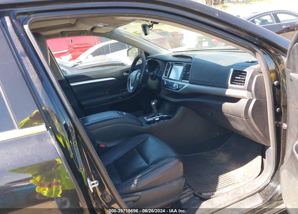 2015 TOYOTA HIGHLANDER XLE V6 VIN: 5TDJKRFH5FS092809