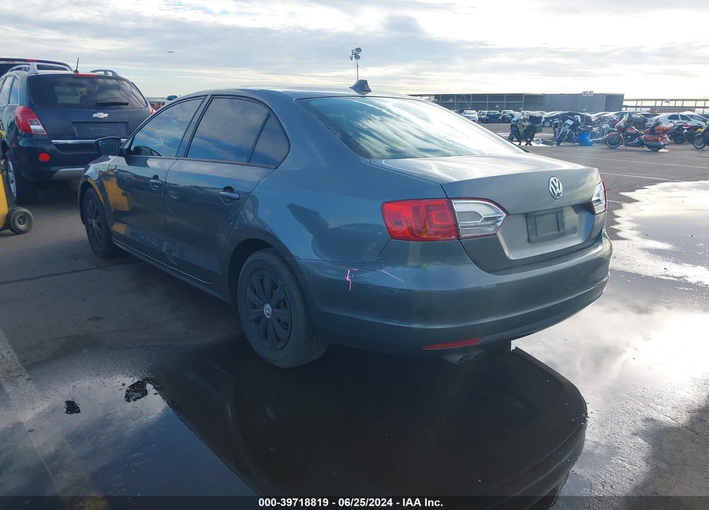 2011 VOLKSWAGEN JETTA 2.0L S VIN: 3VW2K7AJ5BM097597