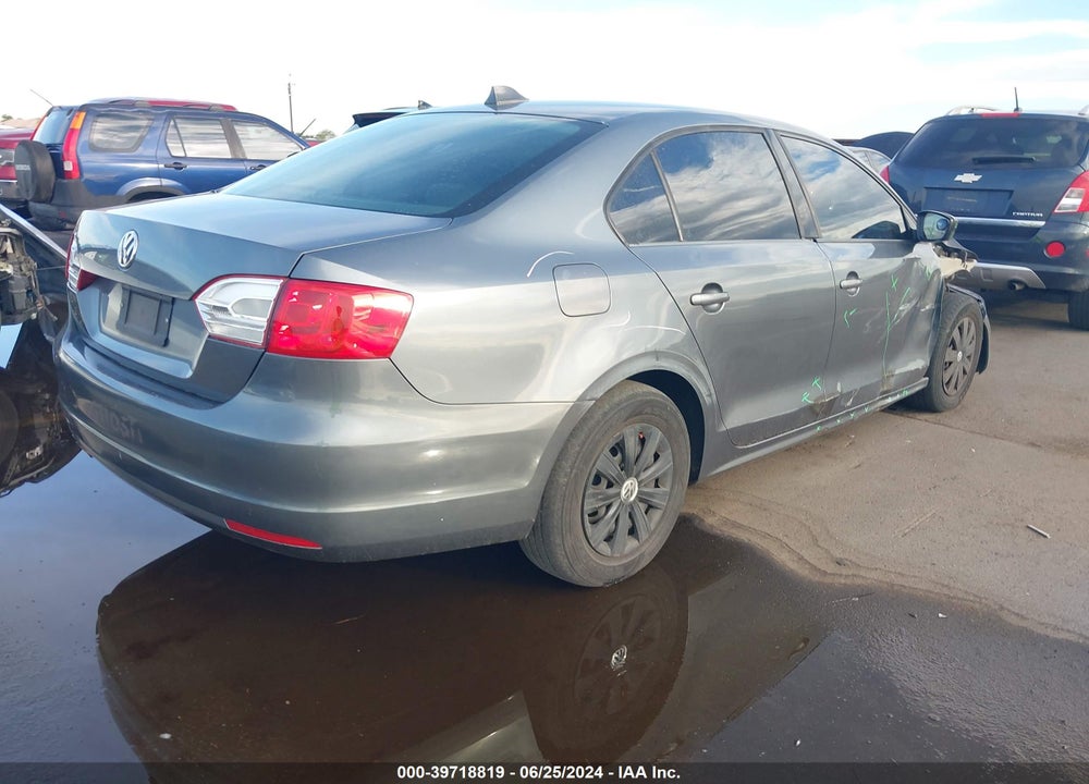 2011 VOLKSWAGEN JETTA 2.0L S VIN: 3VW2K7AJ5BM097597